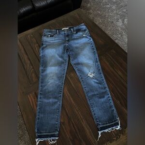 711 Levi’s skinny jeans.